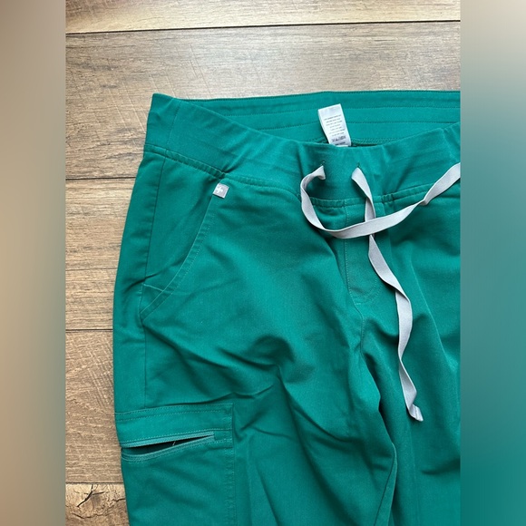 FIGS Zamora Scrub Pants - Picture 3 of 5